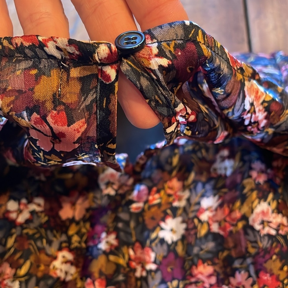 Like New! Chelsea28 Floral Print Peplum Blouse - Picture 8 of 9
